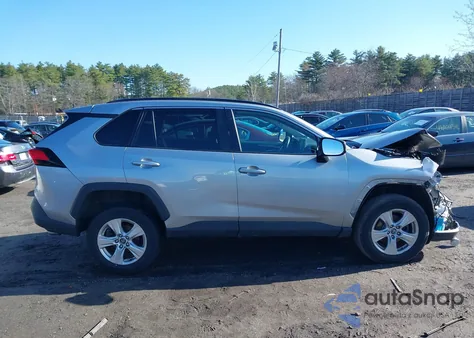 2020 Toyota Rav4 Xle z USA, uszkodzony, nr VIN 2T3P1RFV0LC069209